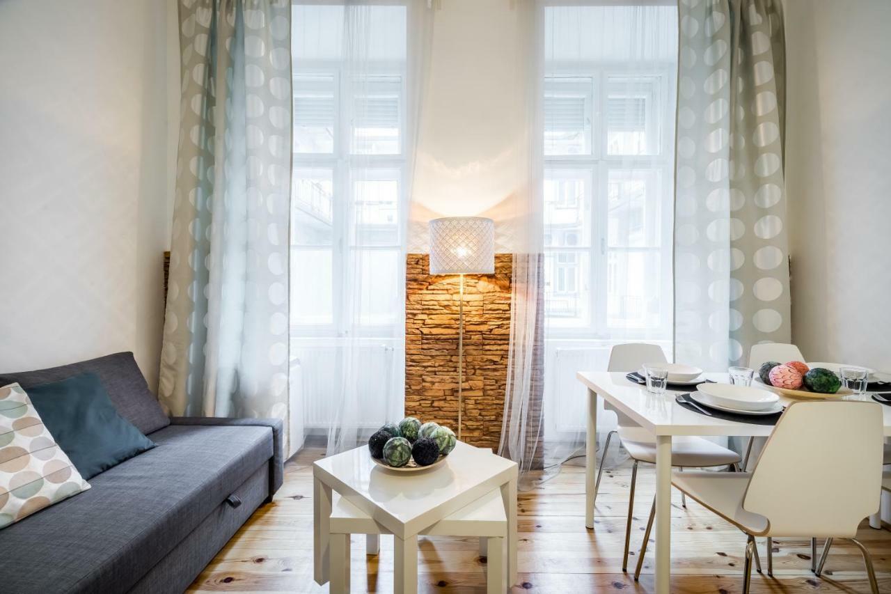 Bpr Bright Sapphire Apartment Budapeste Exterior foto