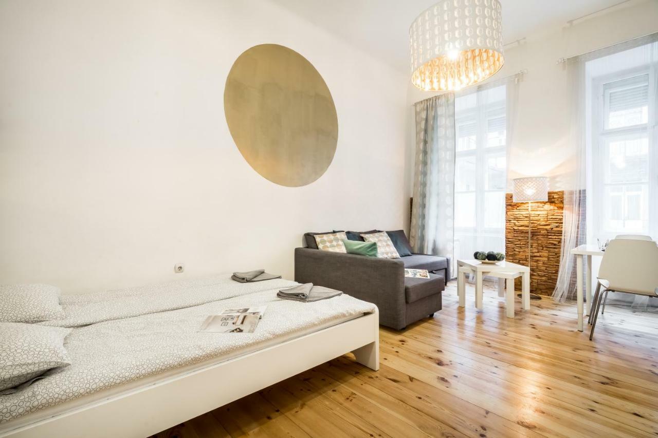 Bpr Bright Sapphire Apartment Budapeste Exterior foto