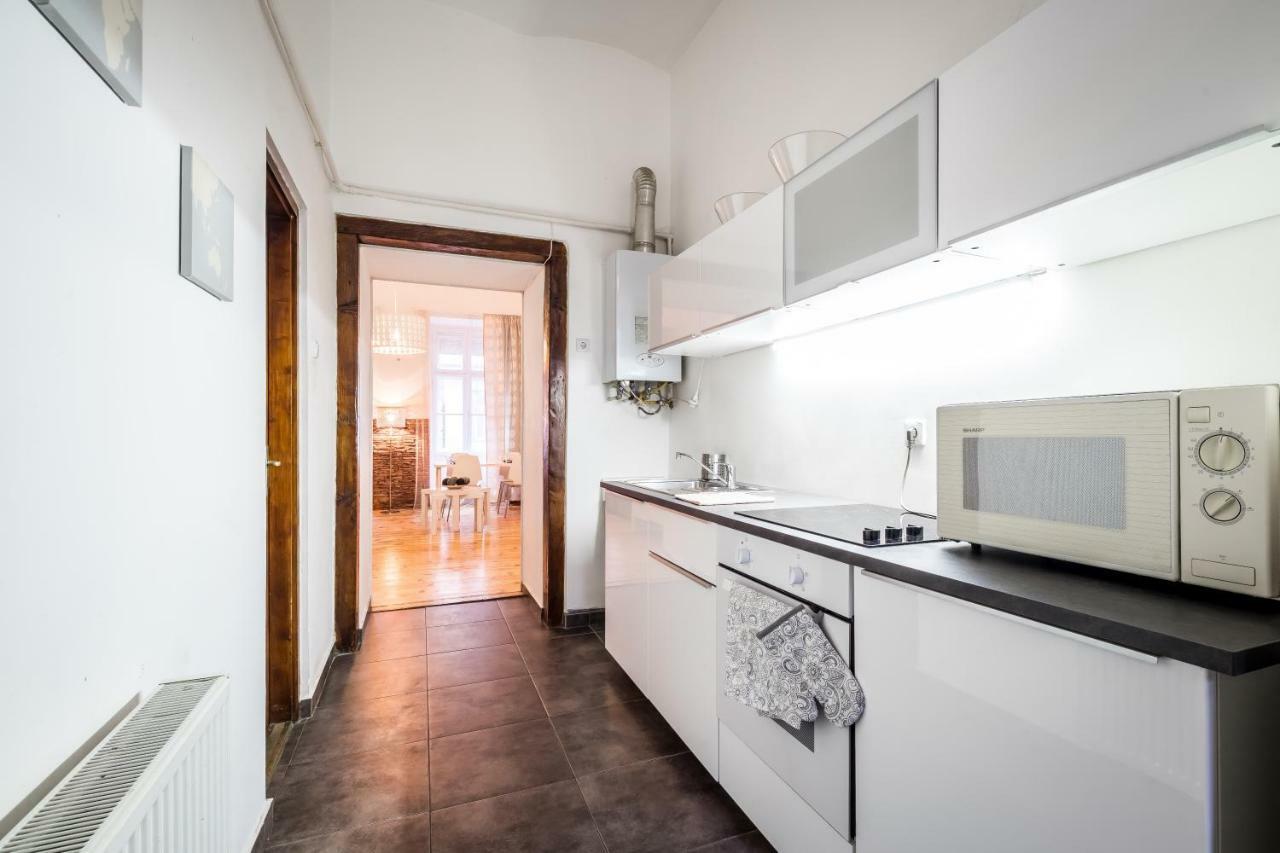 Bpr Bright Sapphire Apartment Budapeste Exterior foto
